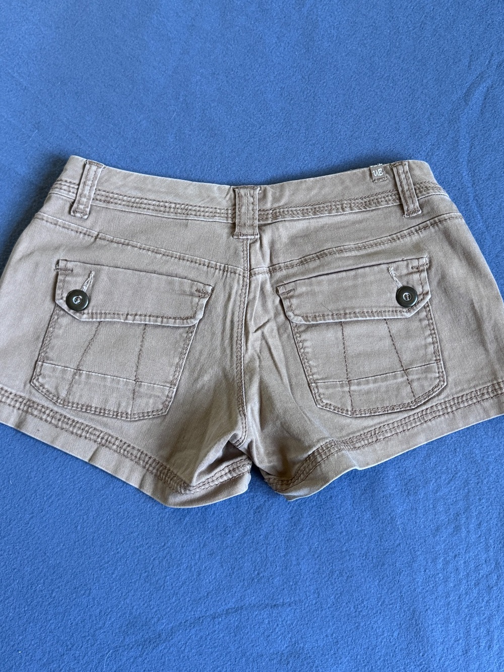 Casual Utility Khaki Shorts - Picture 5 of 5